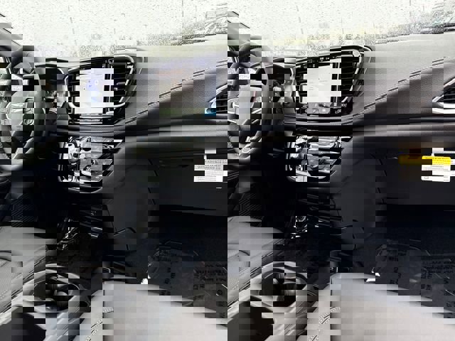 New 2026 Chrysler Pacifica Select image 24