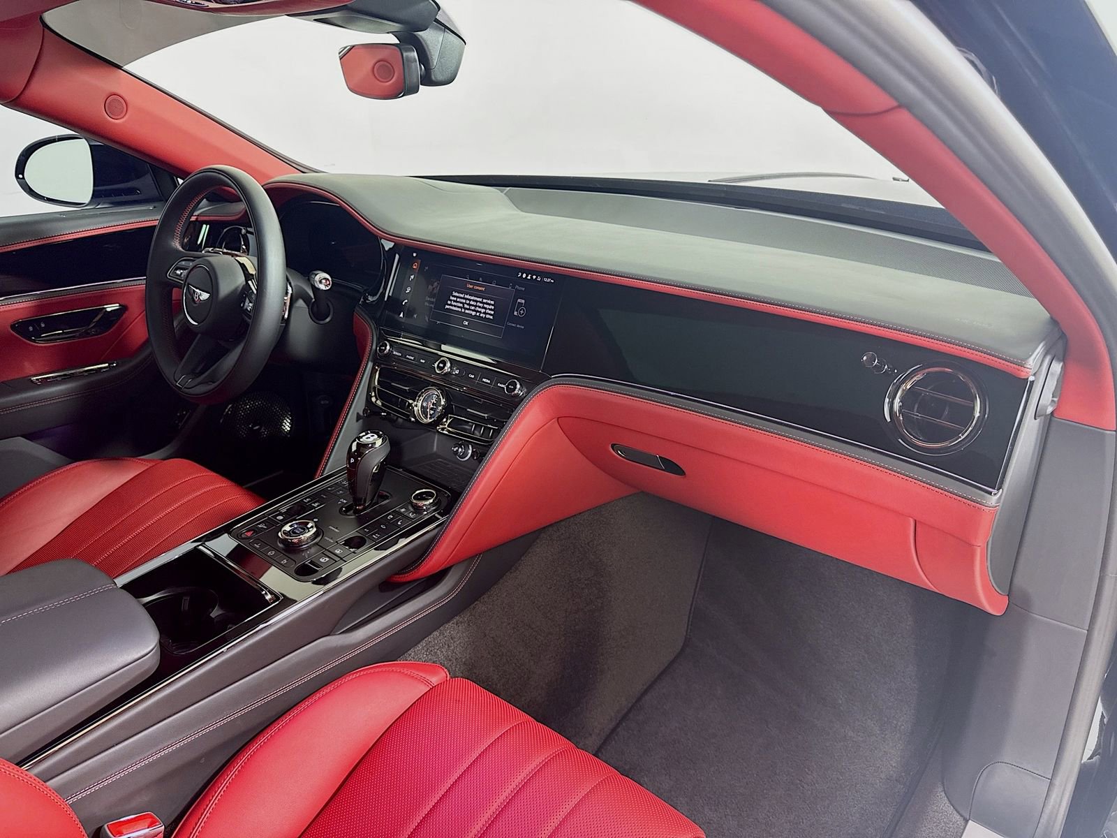 Certified 2025 Bentley Flying Spur Plug-In Hybrid image 21