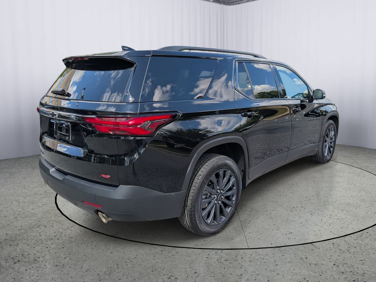 Certified 2023 Chevrolet Traverse RS AWD/4WD image 3
