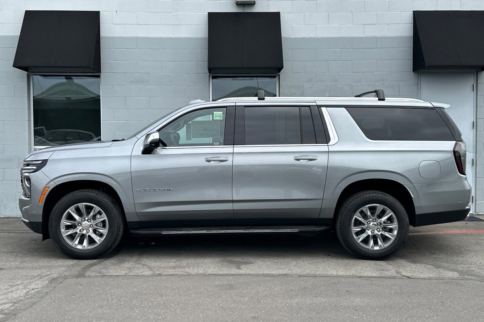 New 2025 Chevrolet Suburban Premier image 7