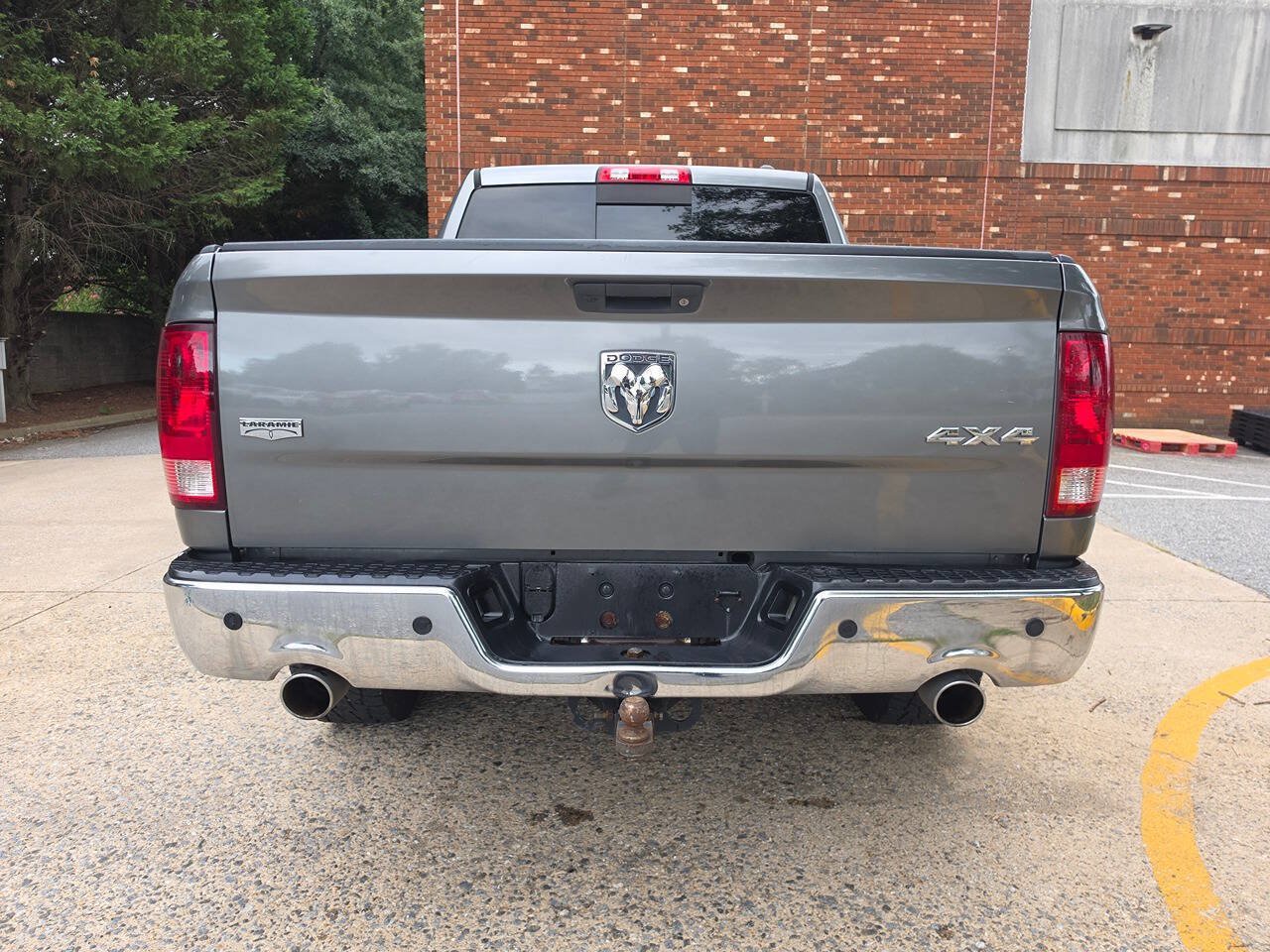 Used 2010 Dodge Ram 1500 Truck Laramie AWD/4WD image 4