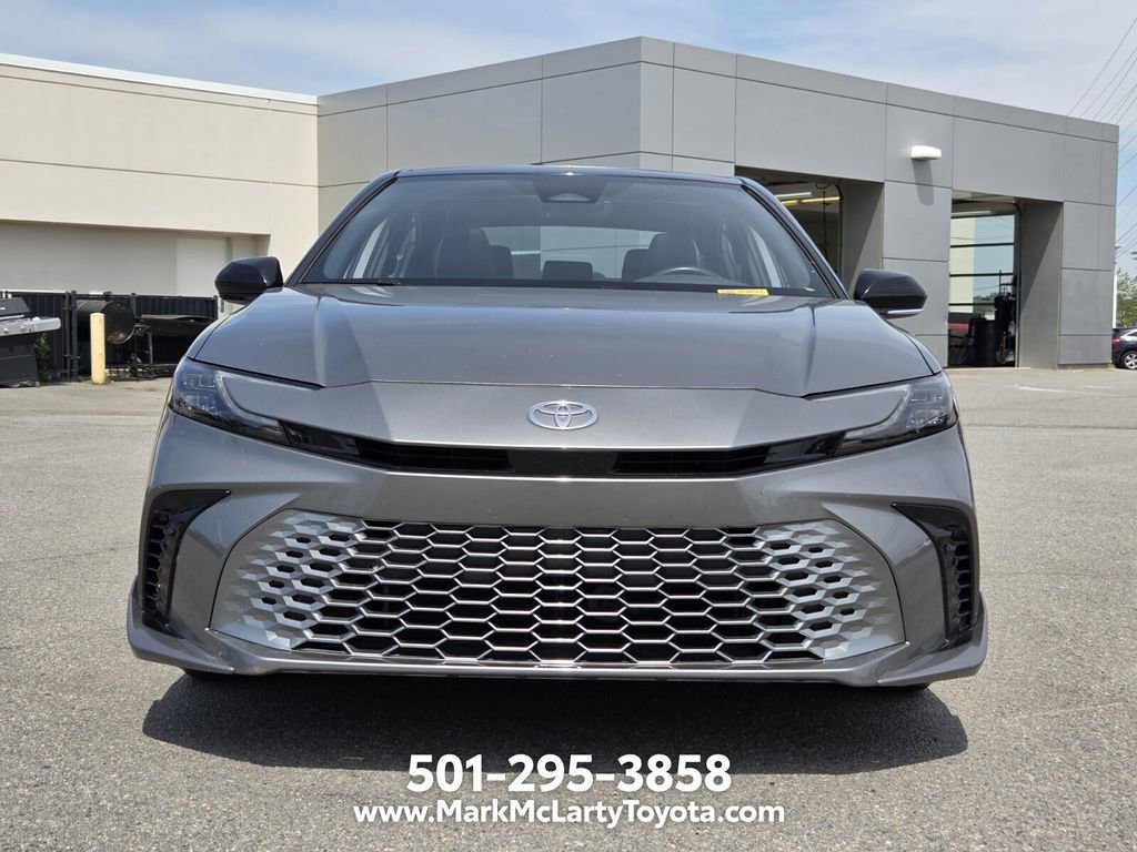 Used 2025 Toyota Camry XSE FWD image 8