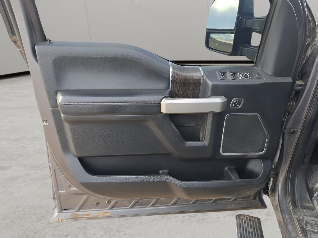 Used 2021 Ford F250 Lariat w/ Lariat Ultimate Package image 9