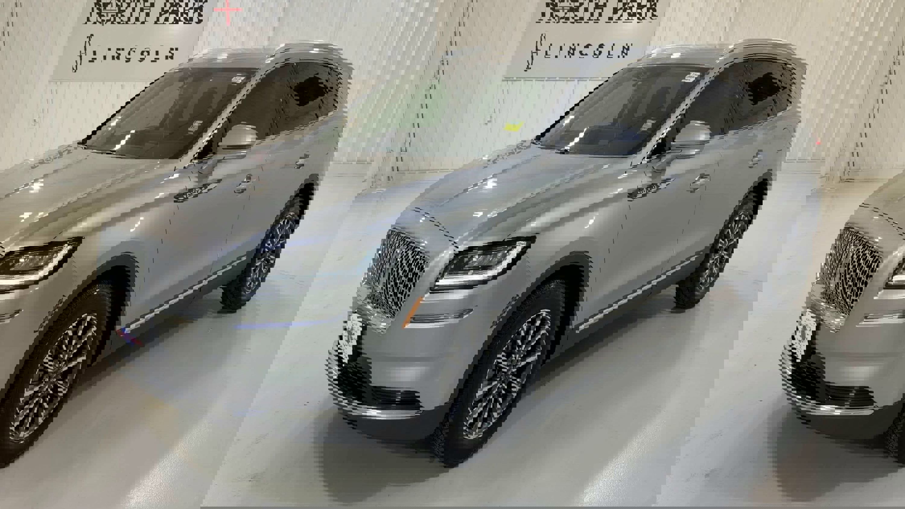 Used 2021 Lincoln Nautilus FWD image 5