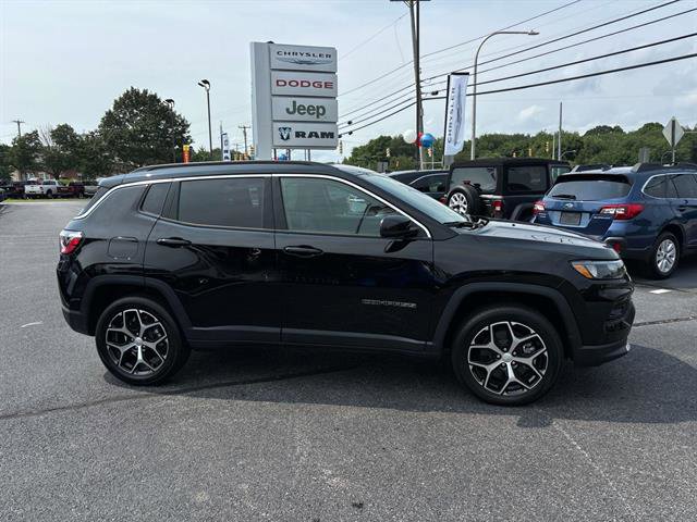 New 2024 Jeep Compass Limited image 2