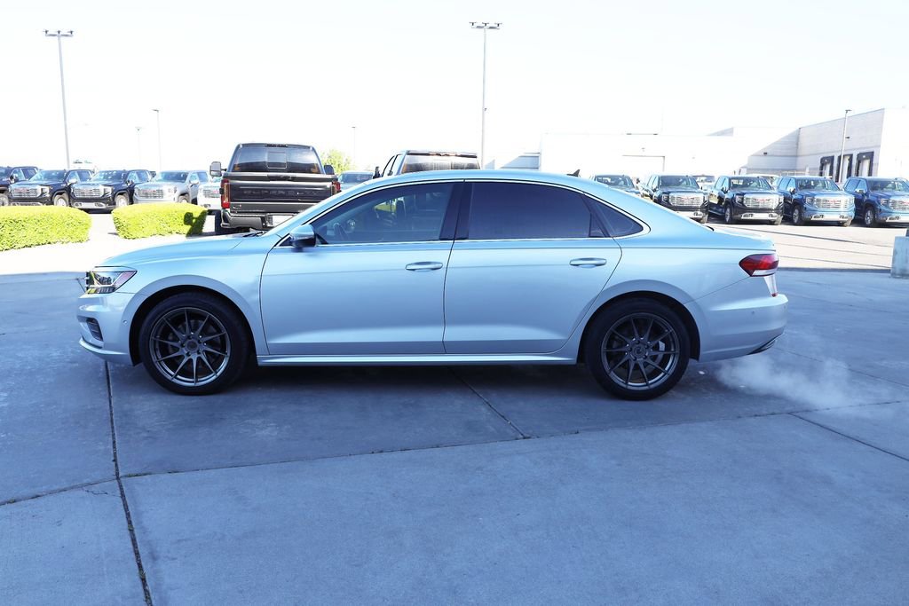 Used 2020 Volkswagen Passat 2.0T SEL FWD image 3