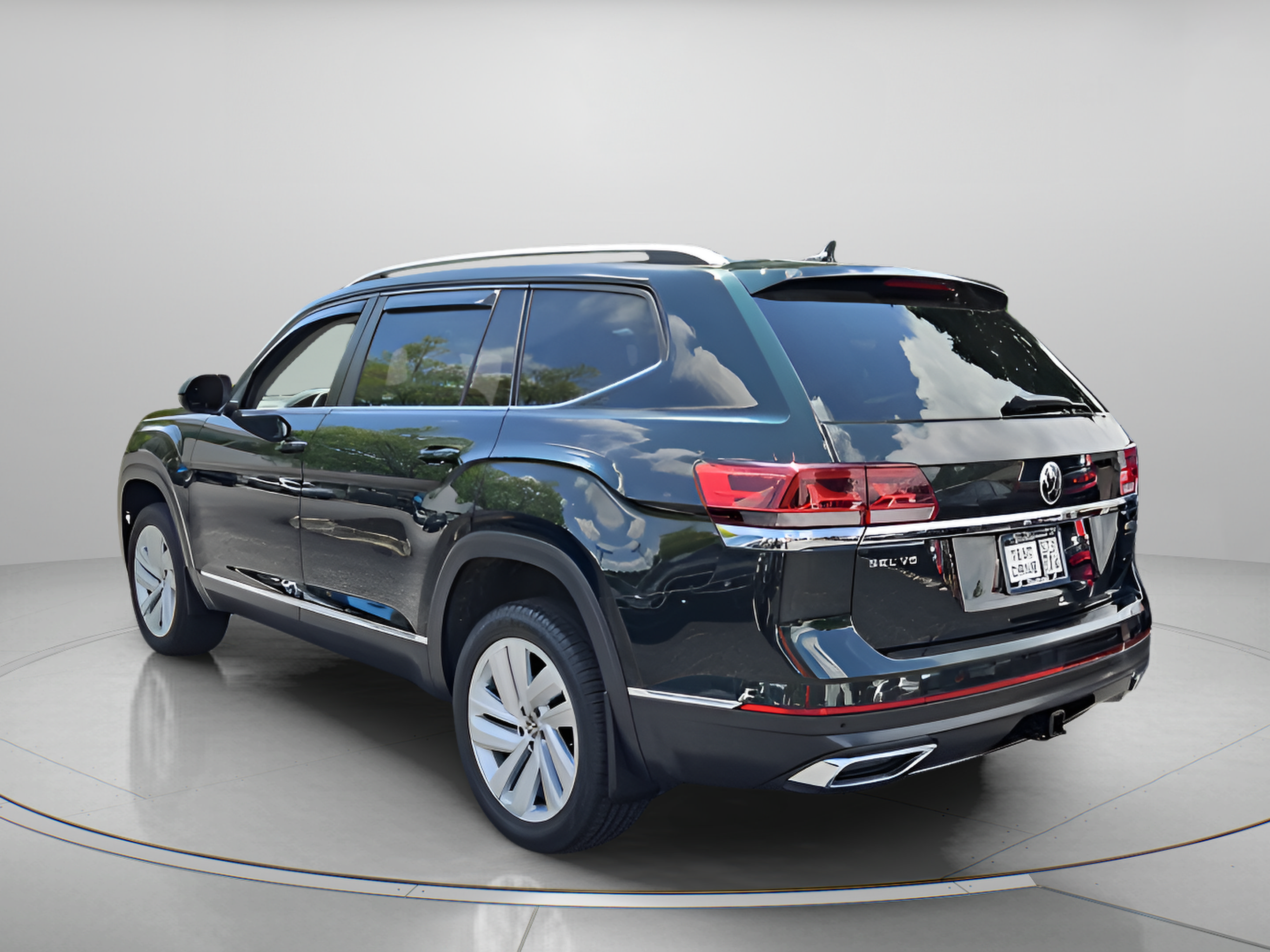 Certified 2021 Volkswagen Atlas SEL AWD/4WD image 3