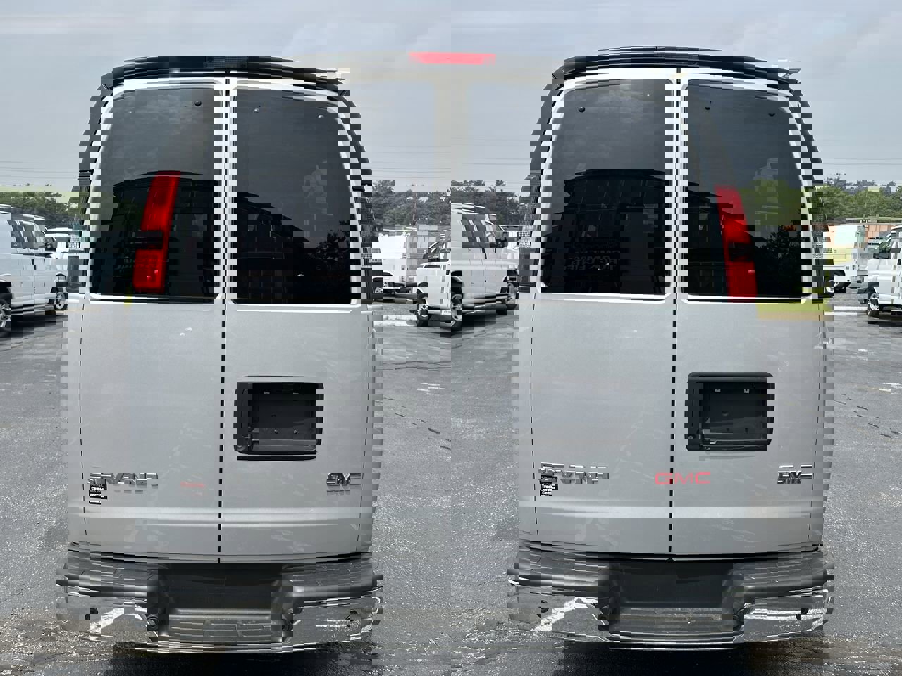 Used 2017 GMC Savana 2500 LT w/ LT Preferred Equipment Group image 24