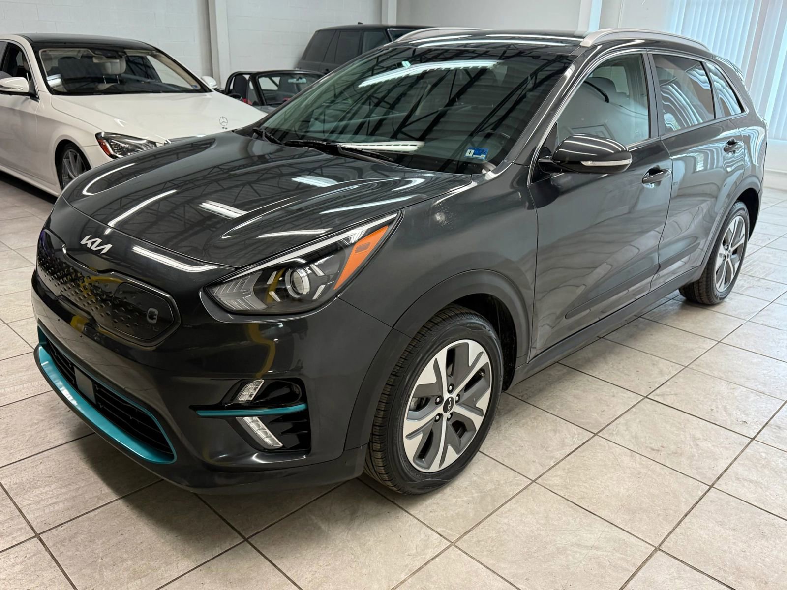 Used 2022 Kia Niro EX w/ Cold Weather Package image 3