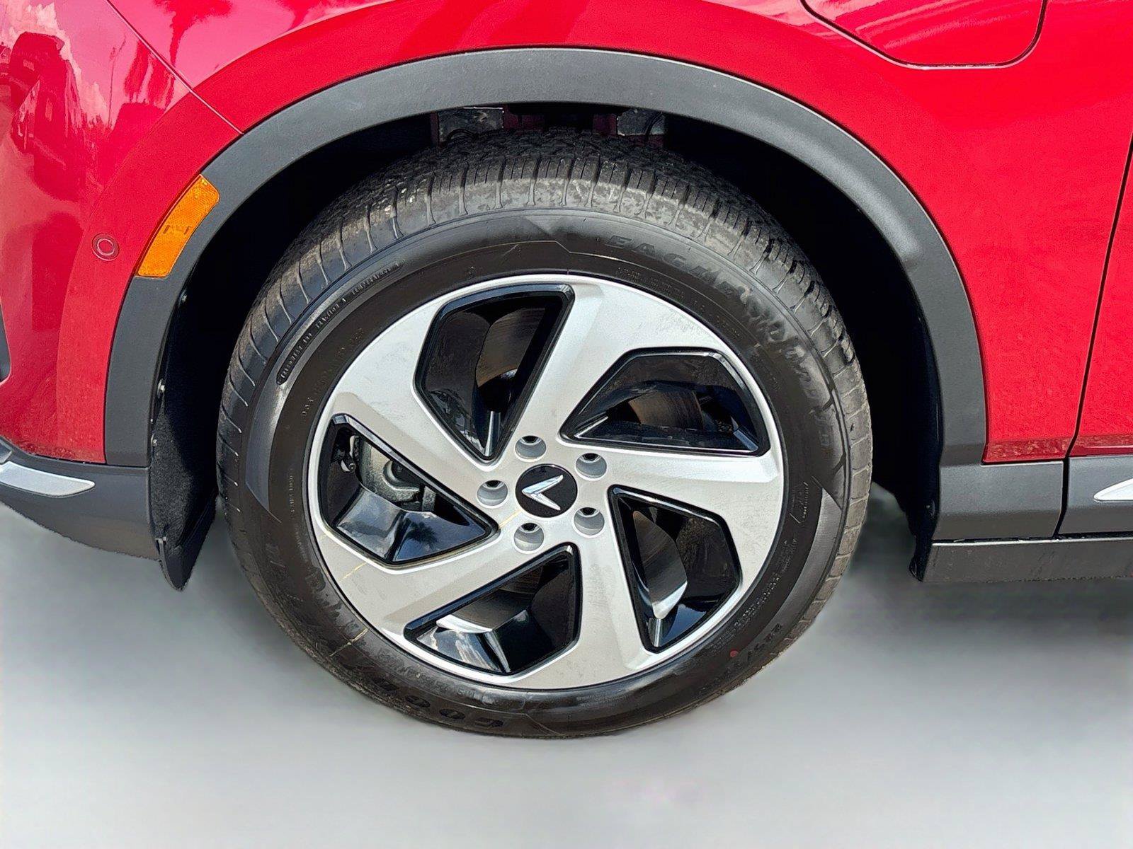 New 2027 VinFast VF 8 Eco AWD/4WD image 30