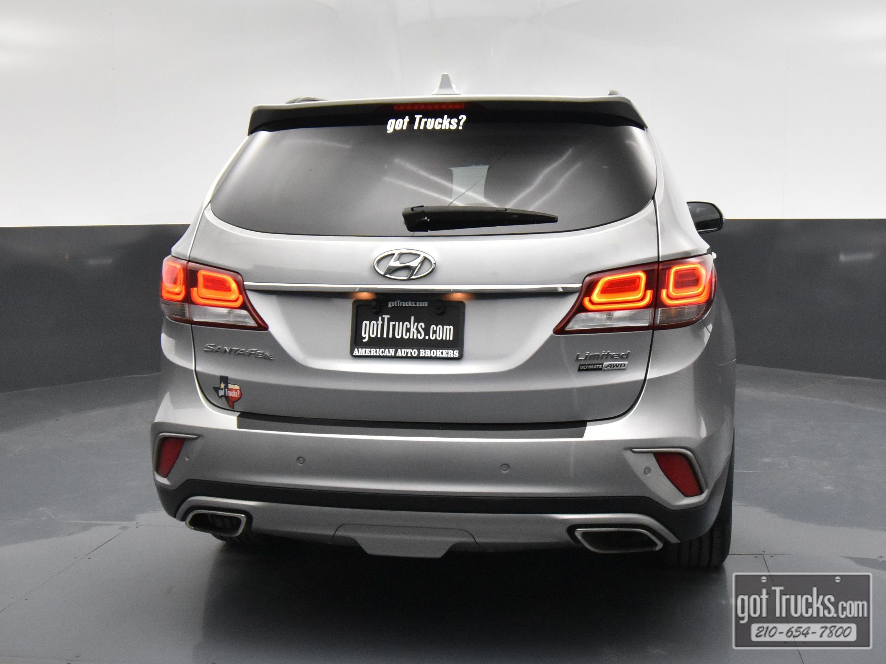 Used 2017 Hyundai Santa Fe Limited image 6