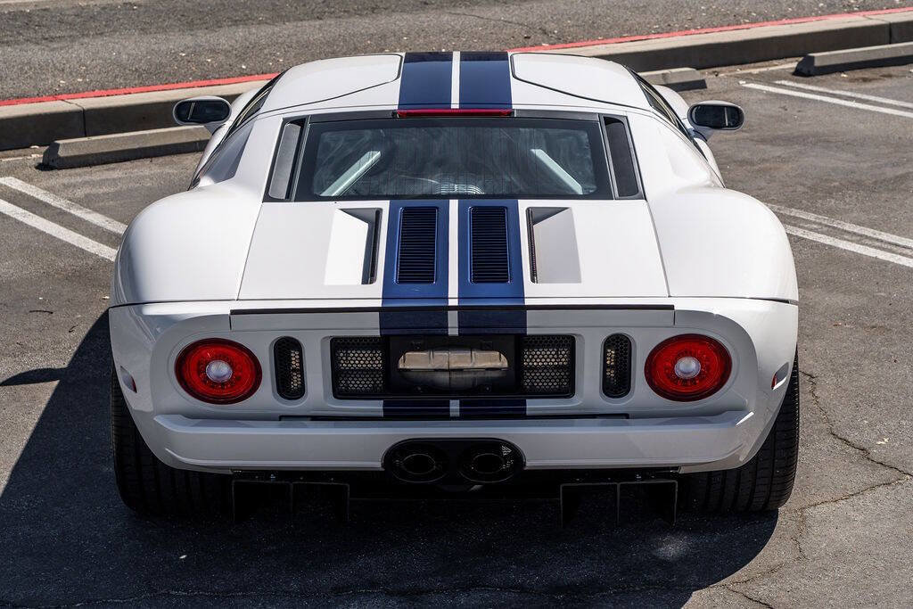 Used 2005 Ford GT image 5