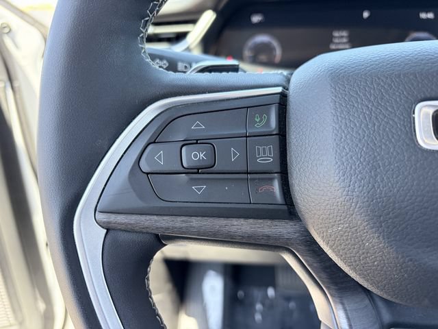 Used 2023 Jeep Grand Cherokee L Limited AWD/4WD image 22