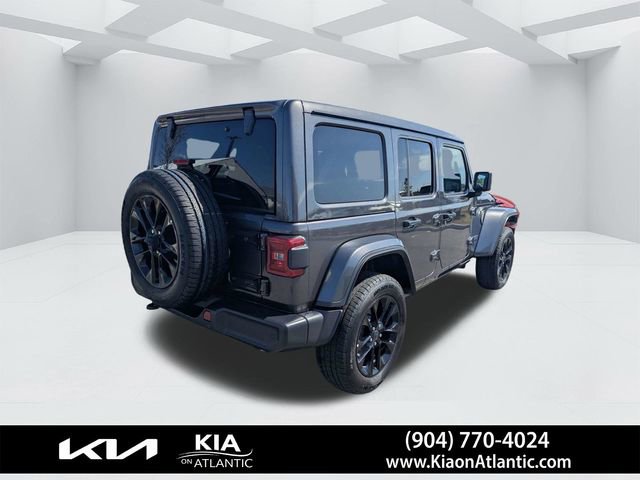 Used 2025 Jeep Wrangler Unlimited Sahara w/ Safety Group image 3