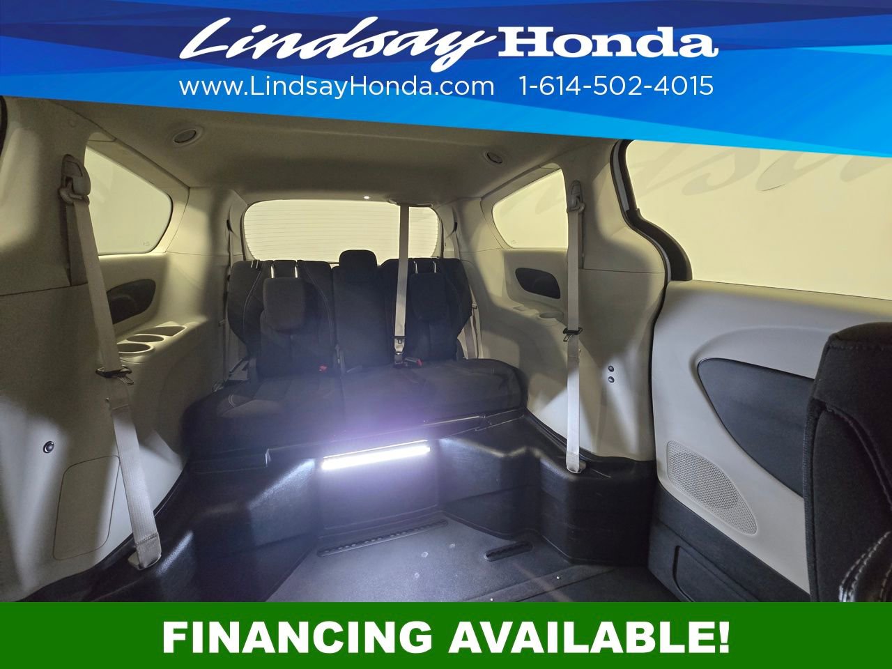 Used 2022 Chrysler Voyager LX image 8