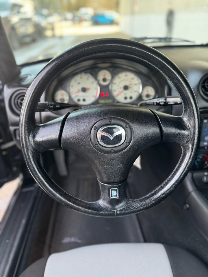 Used 2002 MAZDA MX-5 Miata image 19