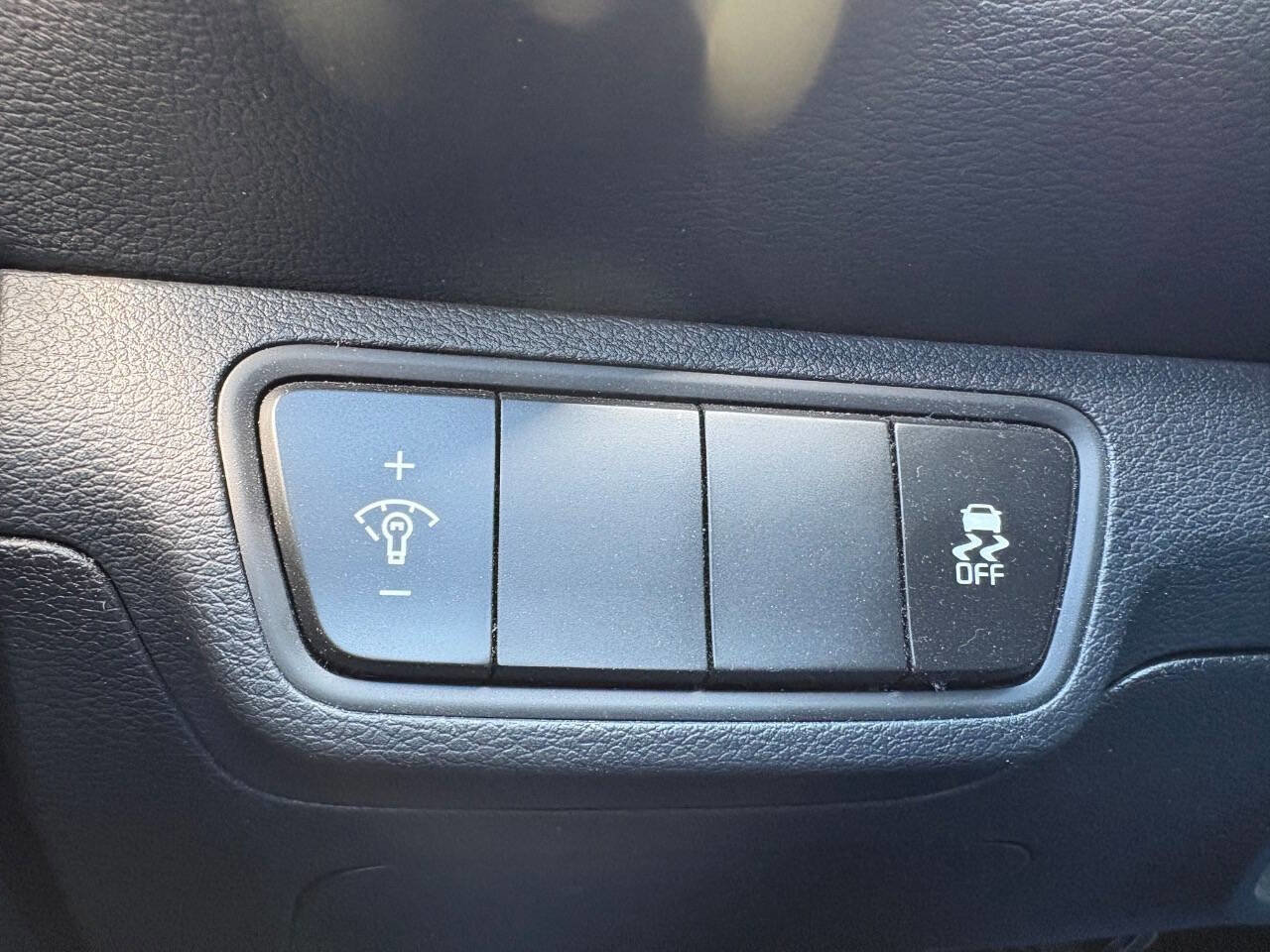 Used 2023 Kia Forte LXS image 14