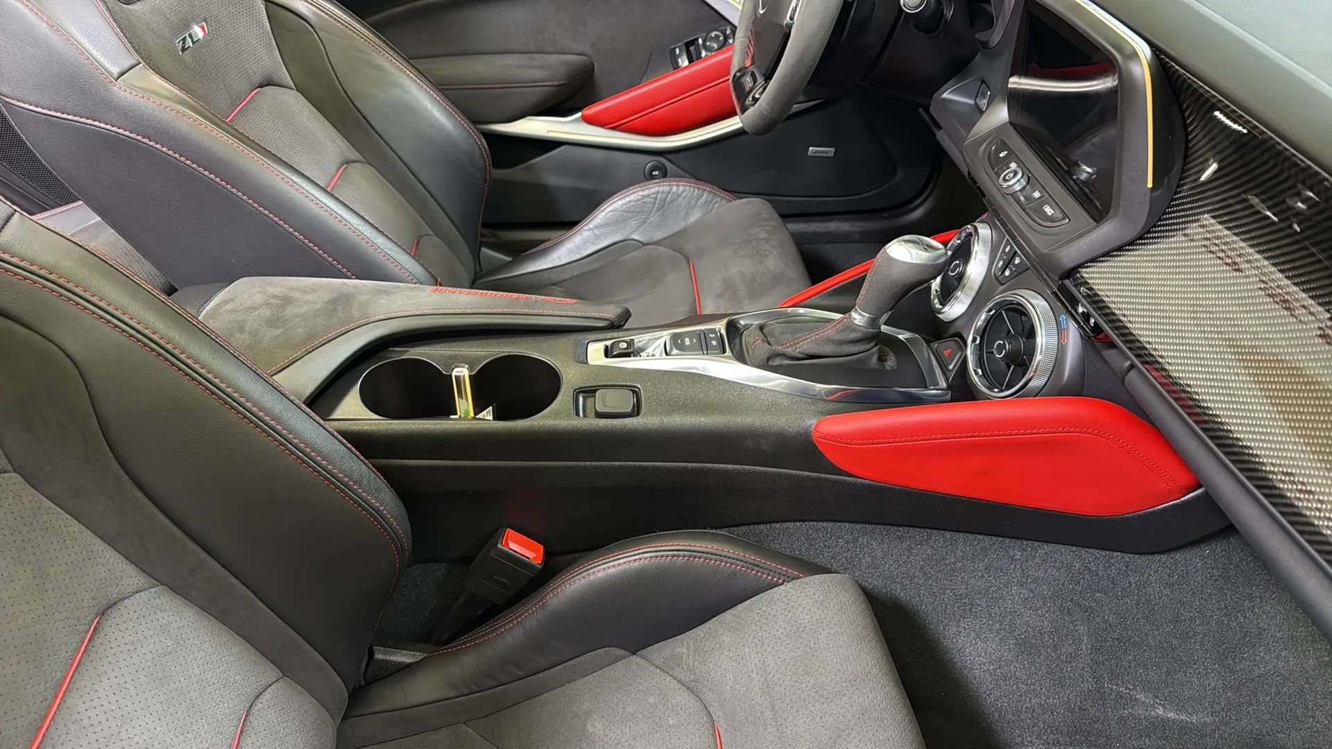 Used 2022 Chevrolet Camaro ZL1 image 24