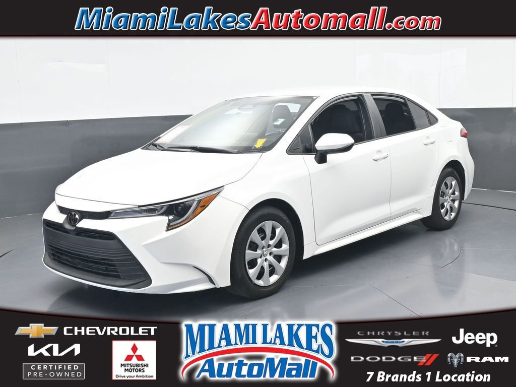 Used 2023 Toyota Corolla LE image 1
