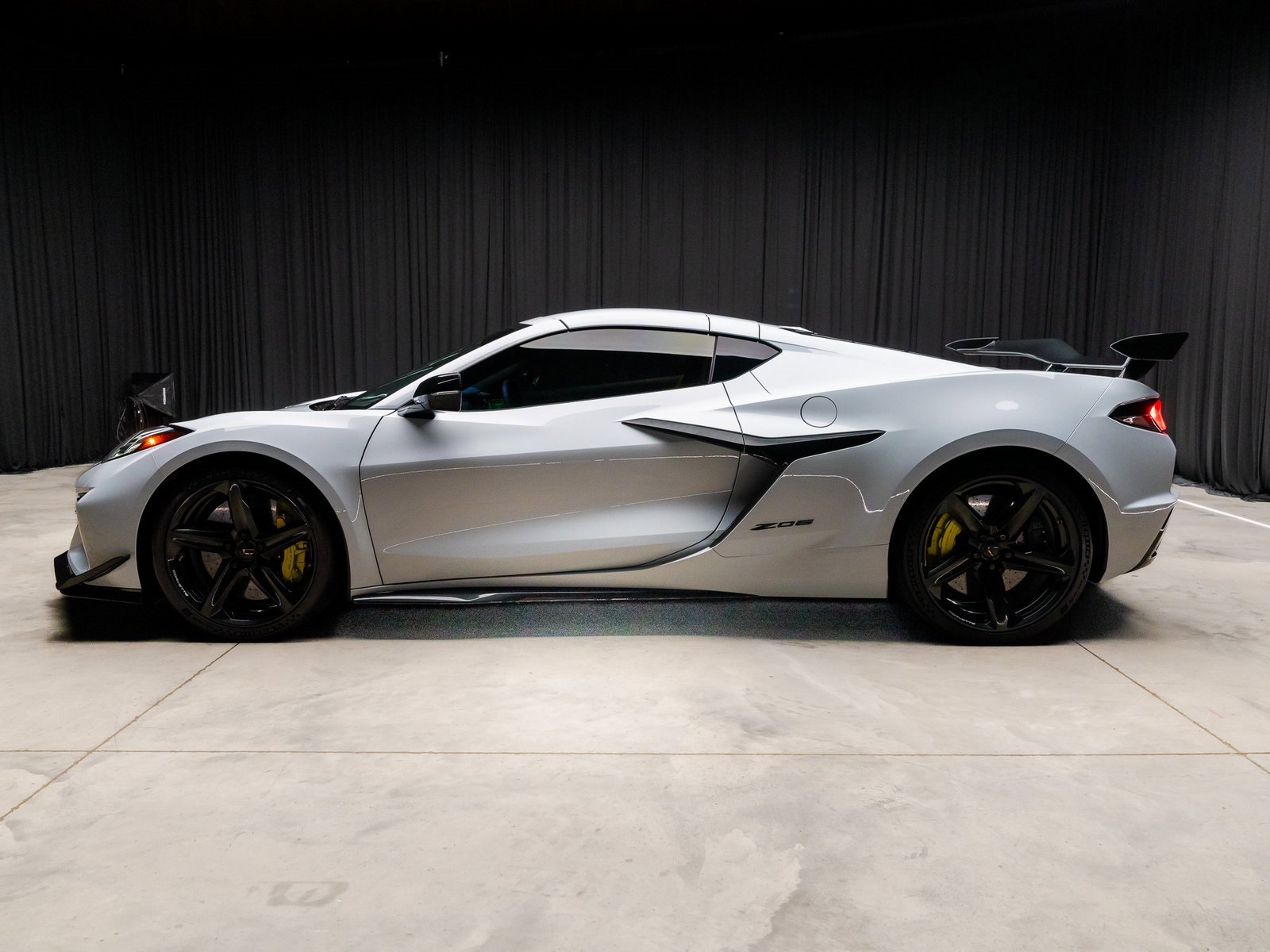 Used 2023 Chevrolet Corvette Z06 w/ Z07 Performance Package image 10