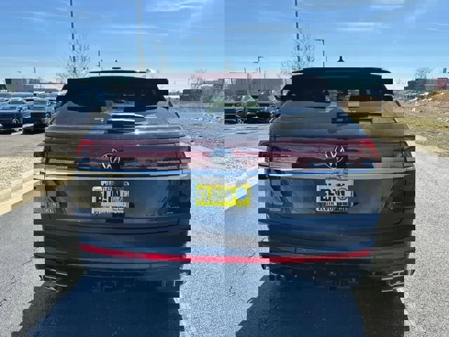 New 2026 Volkswagen Atlas Cross Sport SEL Premium R-Line image 5