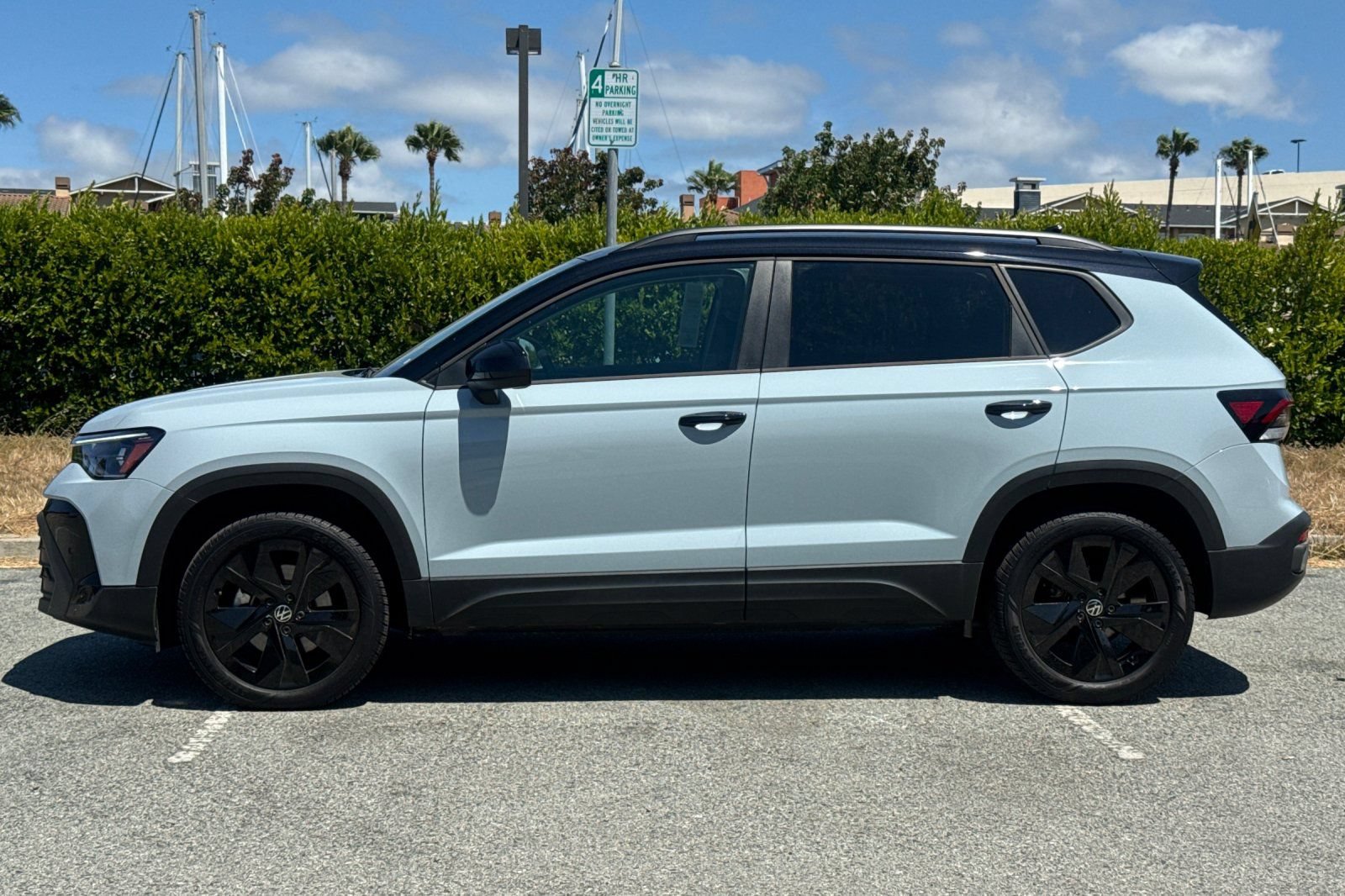 Certified 2026 Volkswagen Taos SE FWD image 7