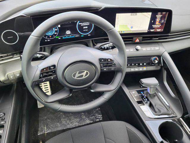 New 2025 Hyundai Elantra SEL FWD image 29