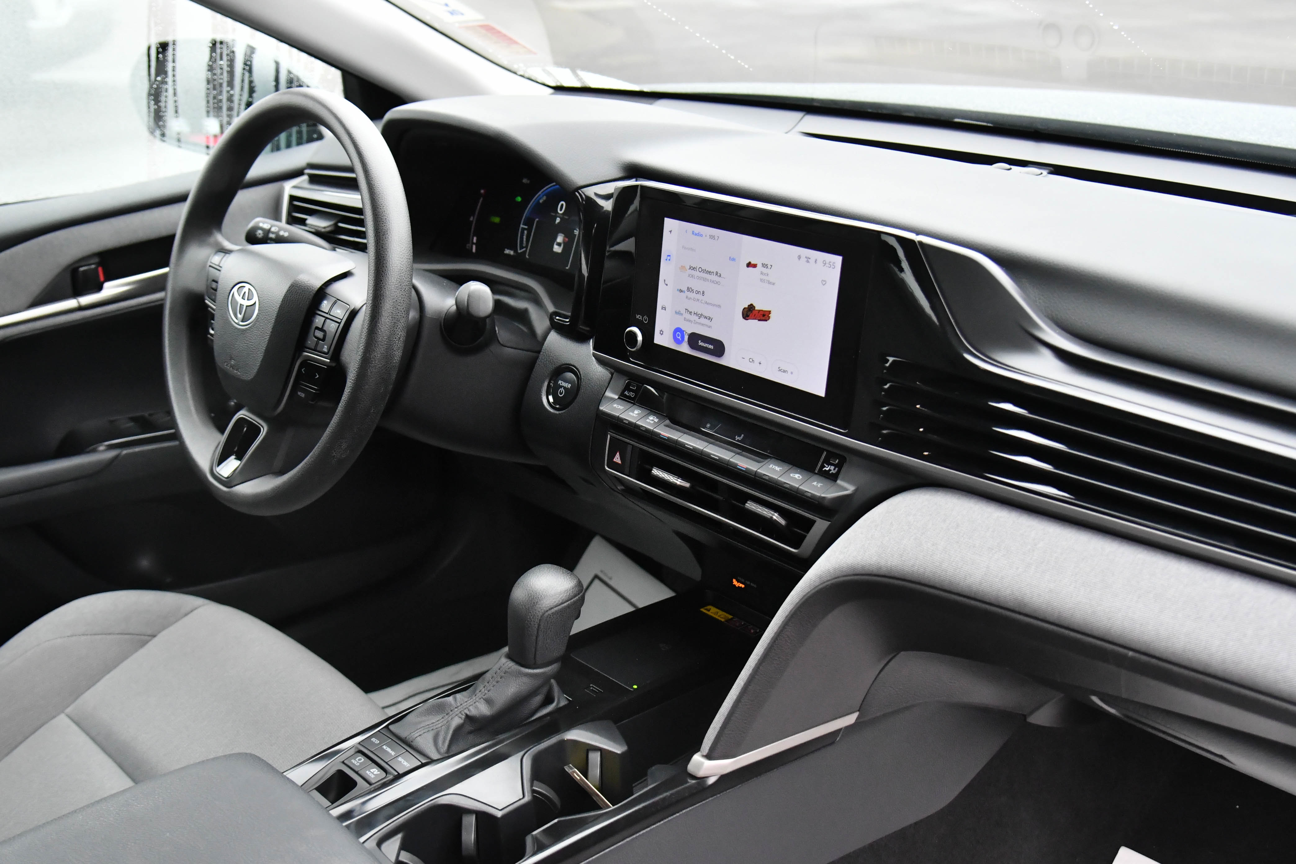 Used 2025 Toyota Camry LE image 44