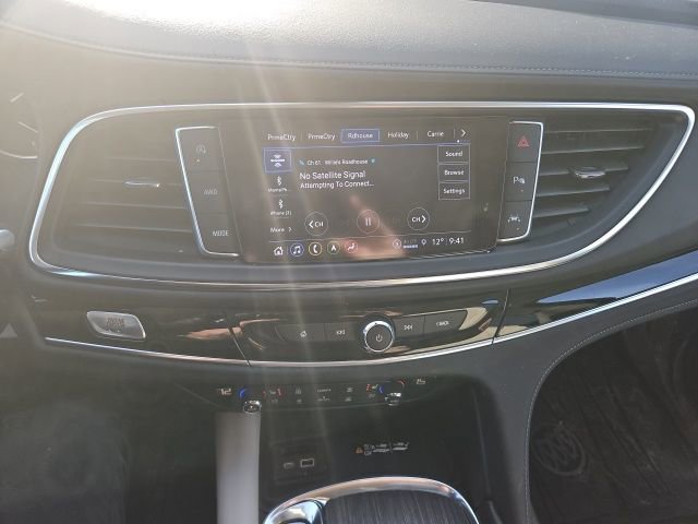 Used 2022 Buick Enclave Avenir w/ Avenir Technology Package image 3