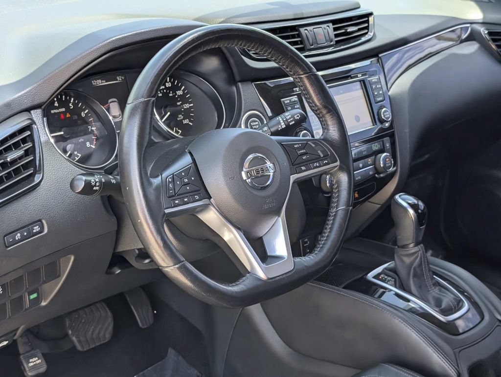Used 2017 Nissan Rogue Sport SL FWD image 16