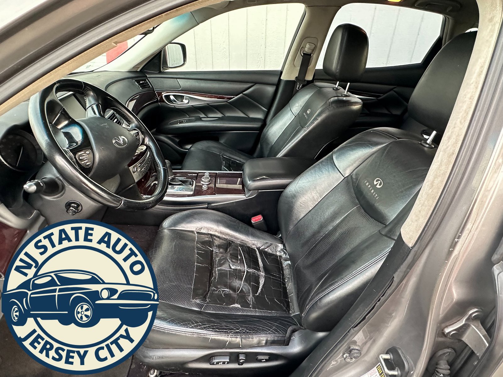 Used 2011 INFINITI M37 x w/ Premium Pkg image 2