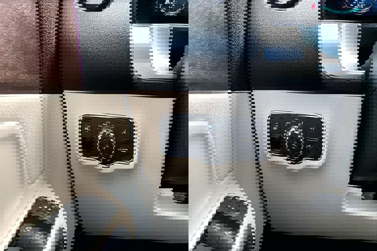 Certified 2023 Mercedes-Benz EQB 300 4MATIC image 36