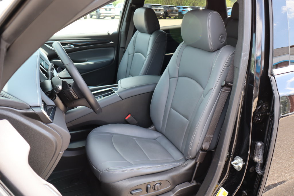 Certified 2024 Buick Enclave Essence w/ Technology Package AWD/4WD image 13