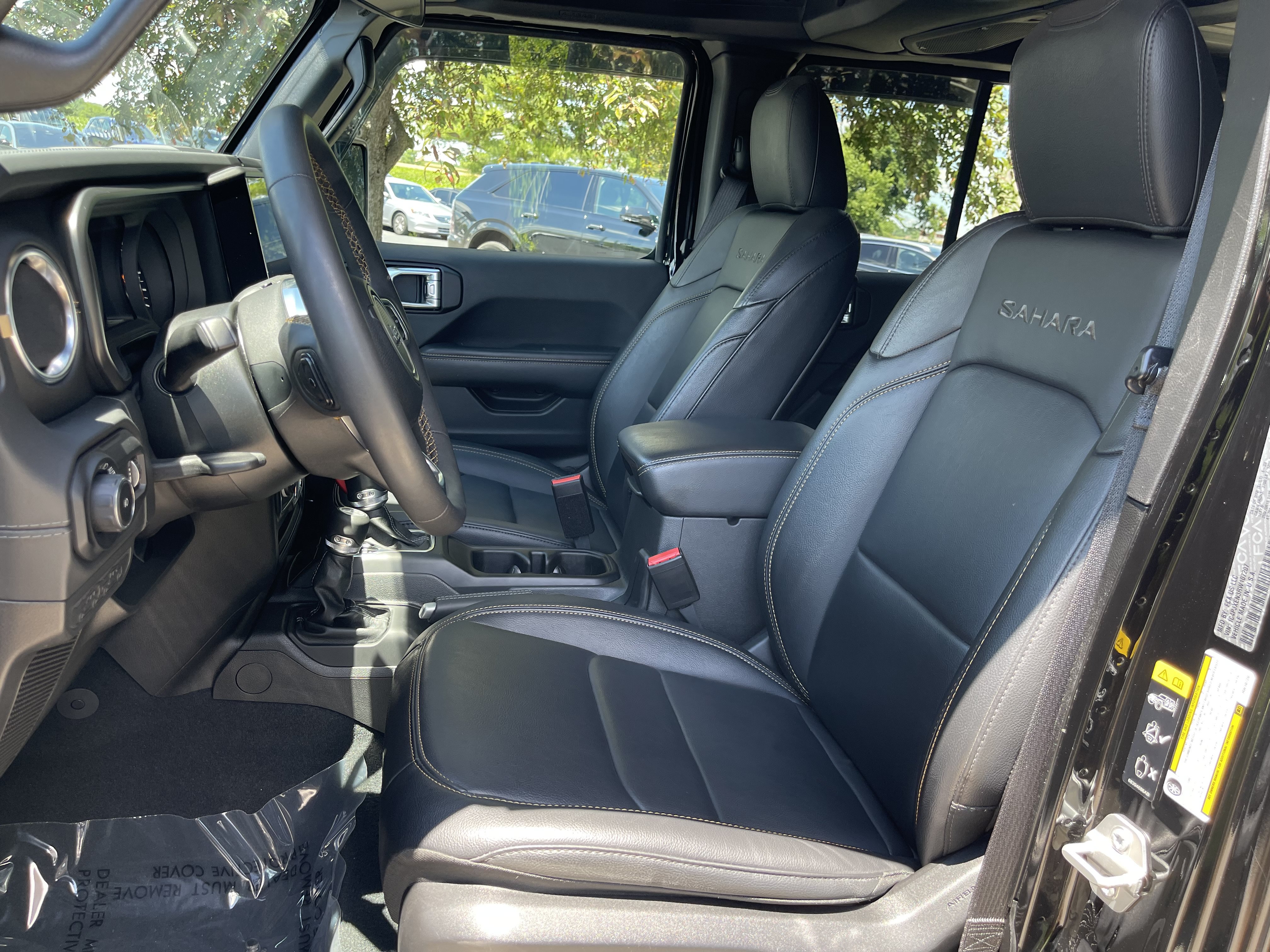 Used 2024 Jeep Wrangler Unlimited Sahara AWD/4WD image 14