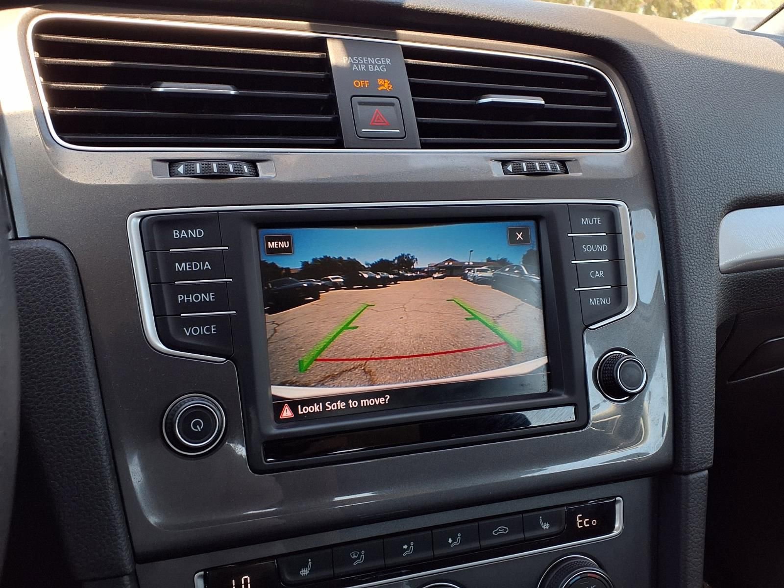 Used 2016 Volkswagen e-Golf SE w/ DC Fast Charging Package FWD image 9