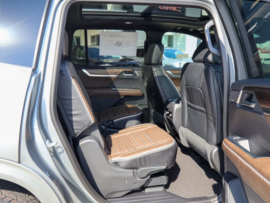 New 2026 GMC Acadia Denali Ultimate w/ LPO, Floor Liner Package image 35