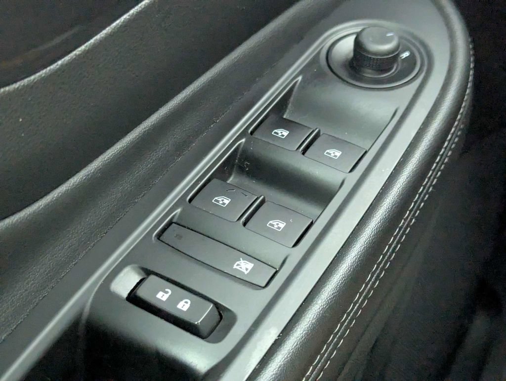 Used 2021 Buick Encore Preferred w/ Safety Package FWD image 23