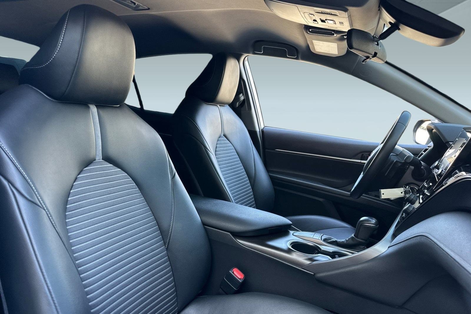 Used 2022 Toyota Camry SE image 30