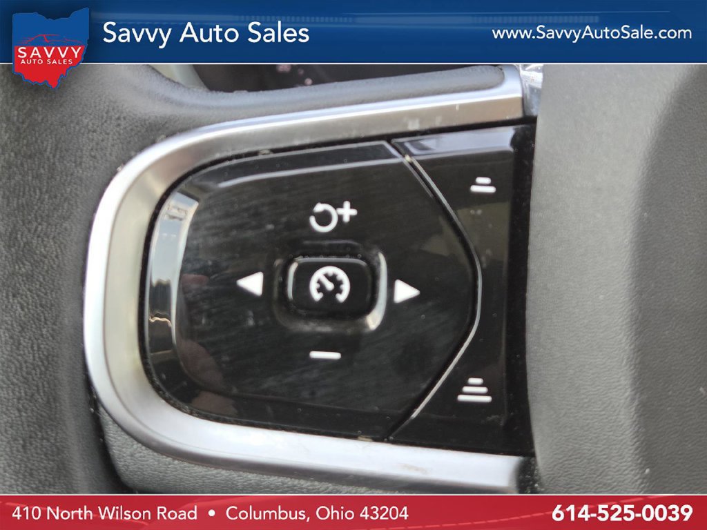 Used 2023 Volvo XC60 B5 Plus AWD/4WD image 9