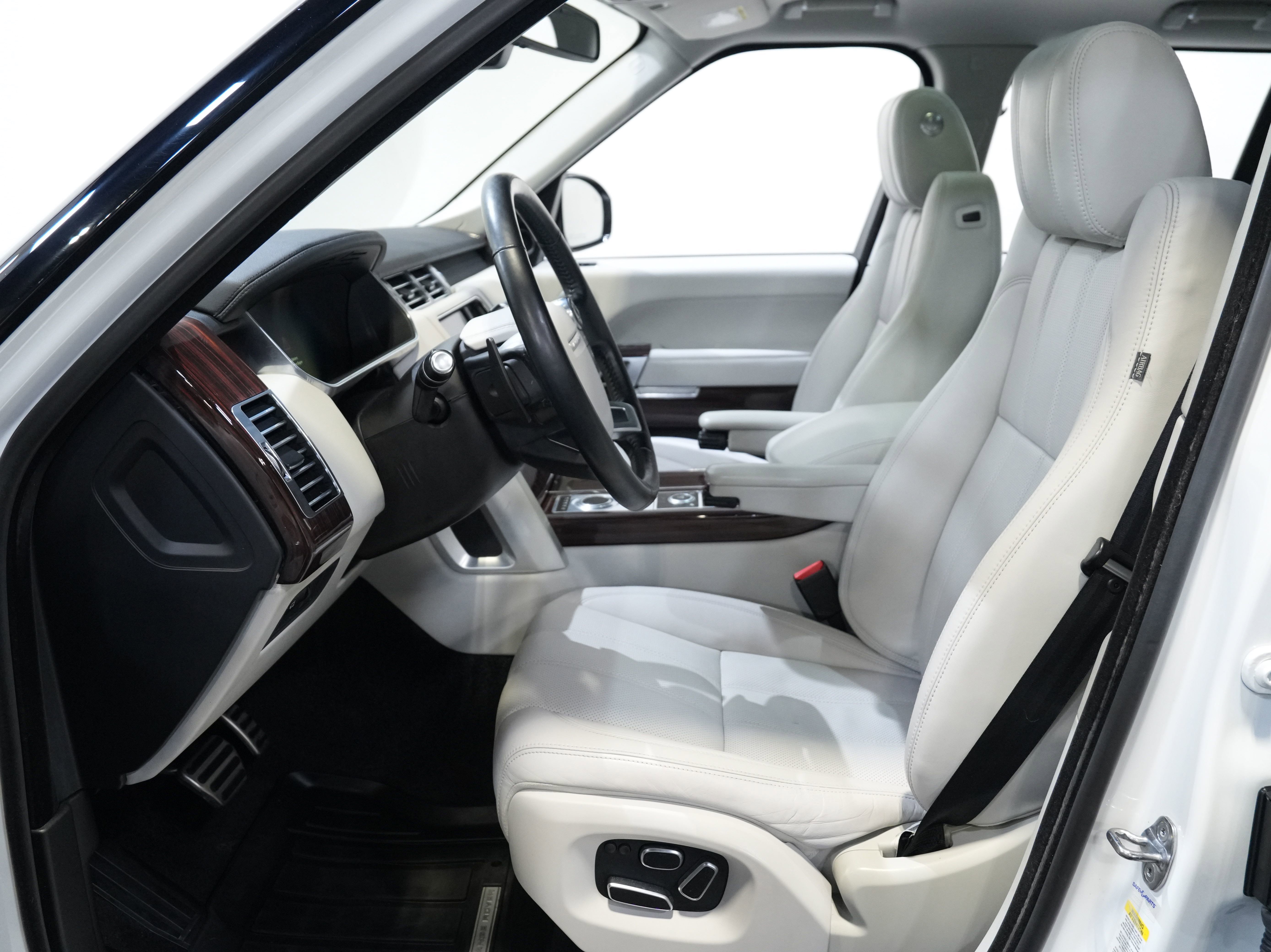 Used 2014 Land Rover Range Rover Supercharged AWD/4WD image 39