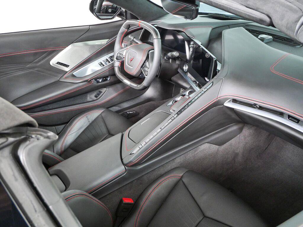 Used 2024 Chevrolet Corvette Z06 RWD image 27