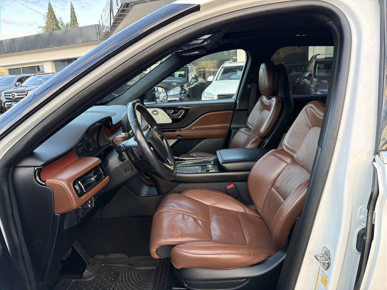 Used 2021 Lincoln Aviator Reserve w/ Equipment Group 201A AWD/4WD image 41