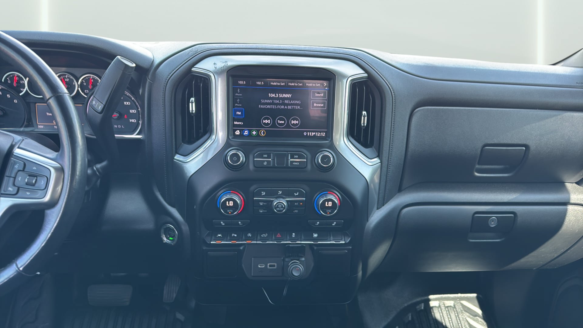 Used 2019 Chevrolet Silverado 1500 LT w/ Convenience Package AWD/4WD image 15