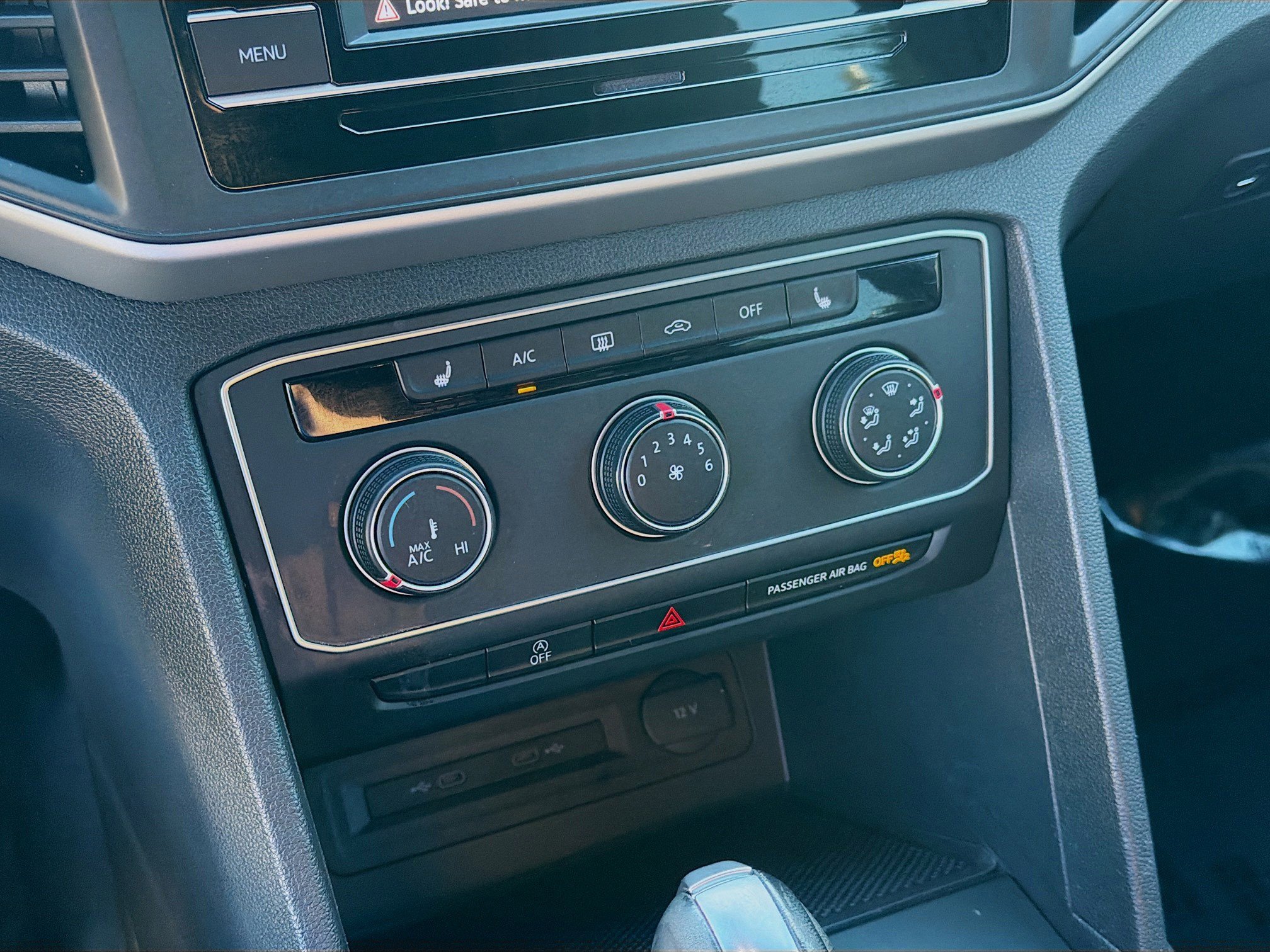 Used 2023 Volkswagen Atlas Cross Sport SE image 14