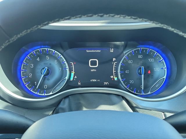 Used 2023 Chrysler Pacifica Touring-L FWD image 26
