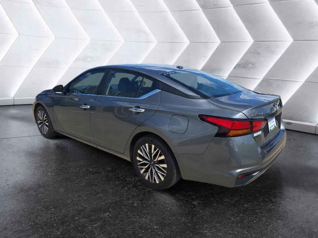 Used 2025 Nissan Altima 2.5 SV FWD image 7