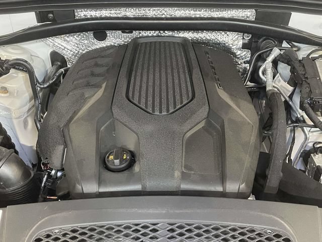 Certified 2024 Porsche Macan AWD/4WD image 15