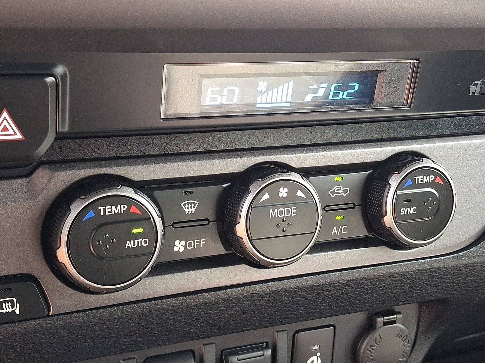 Used 2023 Toyota Tacoma TRD Sport AWD/4WD image 16