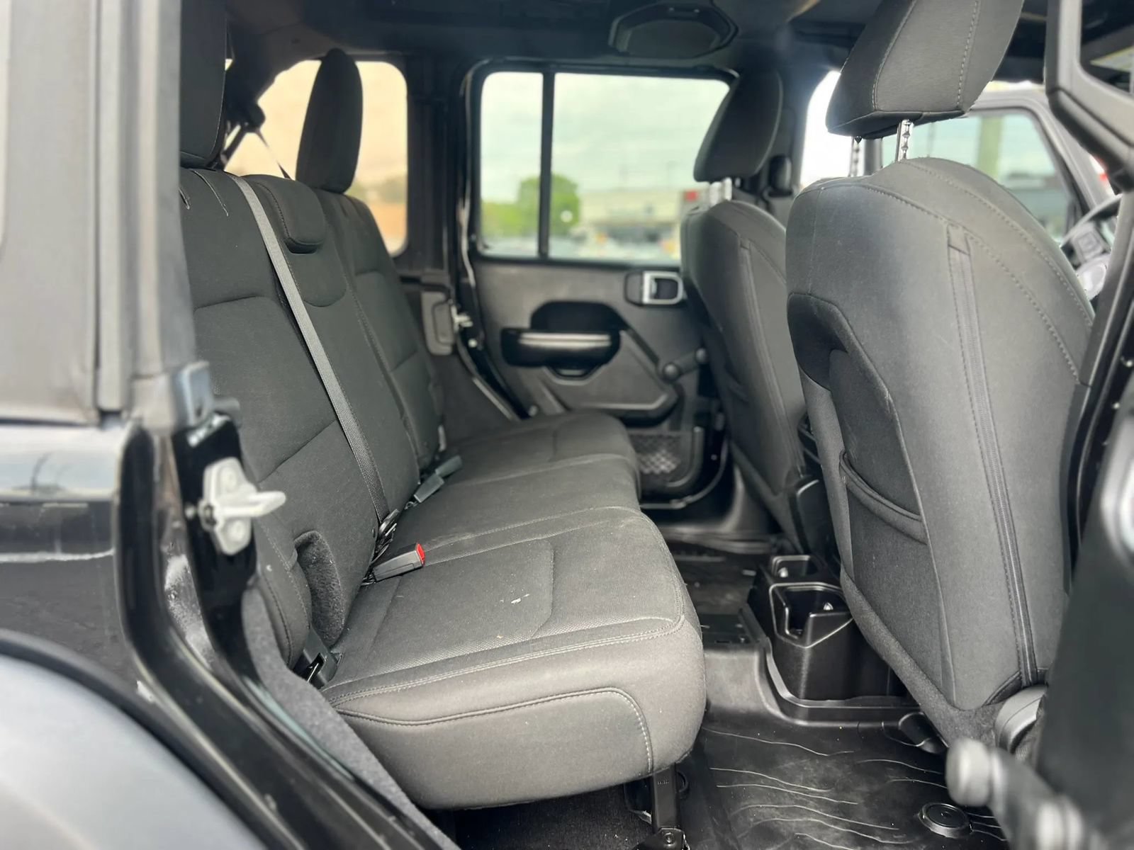 Used 2018 Jeep Wrangler Unlimited Sport AWD/4WD image 15