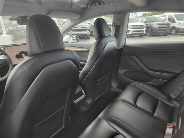 Used 2023 Tesla Model 3 Standard Range image 9